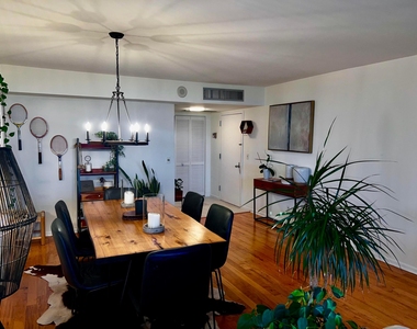 2425 Presidential Way - Photo Thumbnail 8