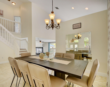 2418 Westmont Drive - Photo Thumbnail 7