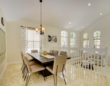 2418 Westmont Drive - Photo Thumbnail 8