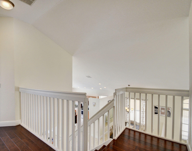2418 Westmont Drive - Photo Thumbnail 21