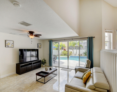 2418 Westmont Drive - Photo Thumbnail 13