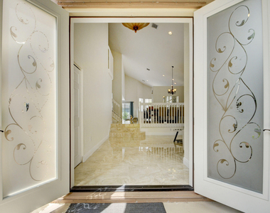 2418 Westmont Drive - Photo Thumbnail 3