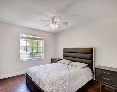 2418 Westmont Drive - Photo Thumbnail 29