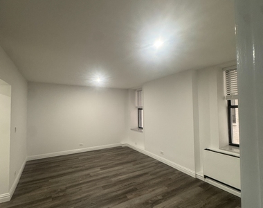 W 34th Street - Photo Thumbnail 9