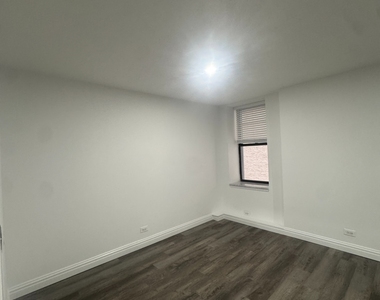 W 34th Street - Photo Thumbnail 3