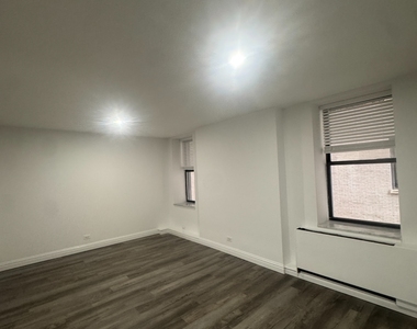 W 34th Street - Photo Thumbnail 16