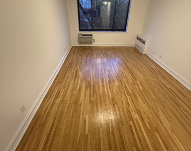 1570 1st Avenue - Photo Thumbnail 4
