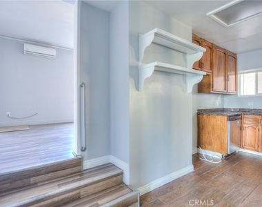 3045 Charlotte - Photo Thumbnail 11