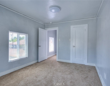 3045 Charlotte - Photo Thumbnail 29