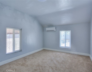 3045 Charlotte - Photo Thumbnail 26