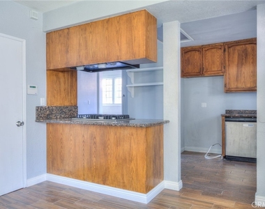 3045 Charlotte - Photo Thumbnail 6