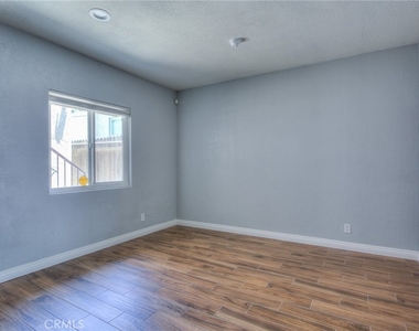 3045 Charlotte - Photo Thumbnail 4