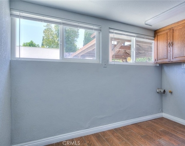 3045 Charlotte - Photo Thumbnail 16