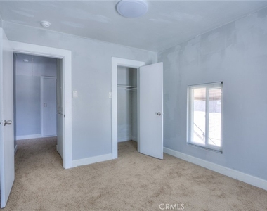 3045 Charlotte - Photo Thumbnail 23