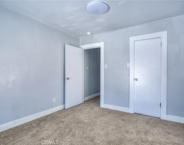 3045 Charlotte - Photo Thumbnail 25