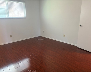 1439 Jellick Avenue - Photo Thumbnail 11
