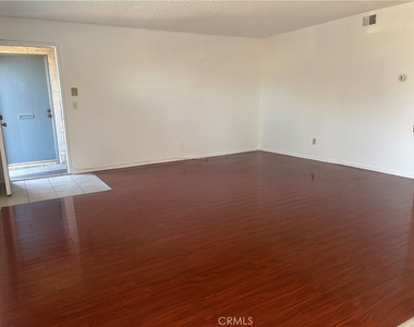 1439 Jellick Avenue - Photo Thumbnail 2