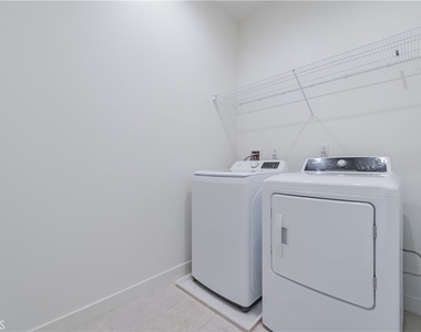 4096 E Peony Paseo - Photo Thumbnail 17