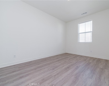 4096 E Peony Paseo - Photo Thumbnail 11
