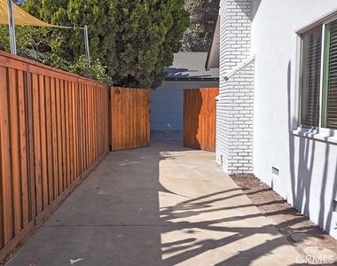 2149 Victoria Drive - Photo Thumbnail 3