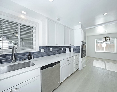2149 Victoria Drive - Photo Thumbnail 11