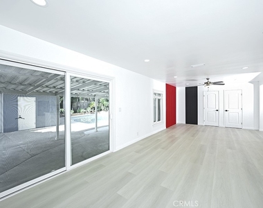 2149 Victoria Drive - Photo Thumbnail 5