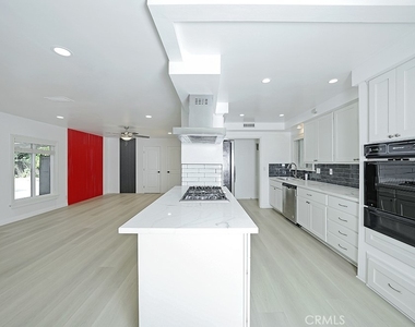2149 Victoria Drive - Photo Thumbnail 9