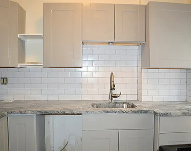 7 West 20th Street - Photo Thumbnail 1