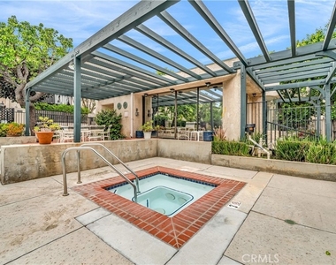 7137 Shoup Avenue - Photo Thumbnail 18