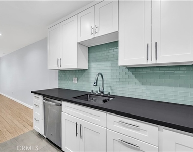 7137 Shoup Avenue - Photo Thumbnail 3
