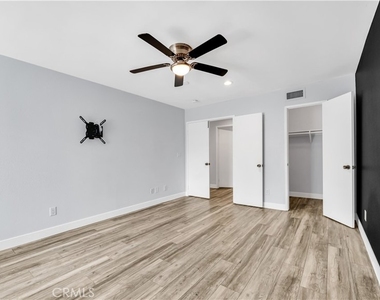 7137 Shoup Avenue - Photo Thumbnail 5