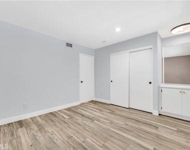 7137 Shoup Avenue - Photo Thumbnail 8