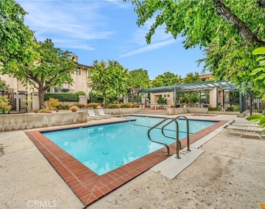 7137 Shoup Avenue - Photo Thumbnail 17