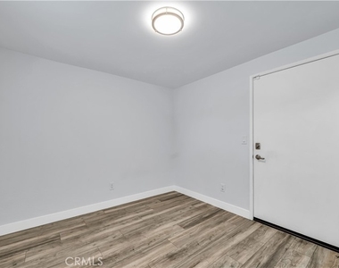 7137 Shoup Avenue - Photo Thumbnail 14