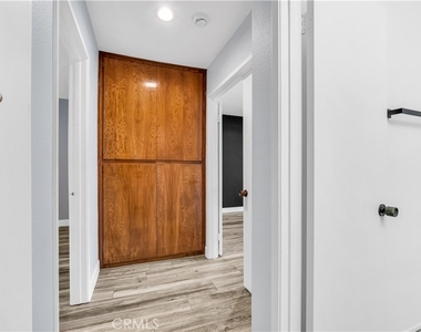 7137 Shoup Avenue - Photo Thumbnail 10
