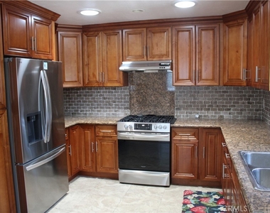 5192 Robinwood - Photo Thumbnail 9