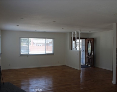 5192 Robinwood - Photo Thumbnail 3
