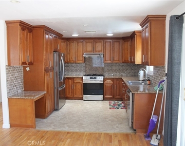 5192 Robinwood - Photo Thumbnail 7