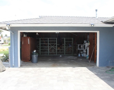 5192 Robinwood - Photo Thumbnail 1