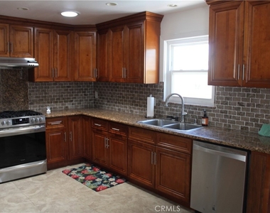5192 Robinwood - Photo Thumbnail 10