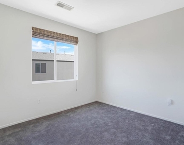 5406 Beach Bluff Lane - Photo Thumbnail 18