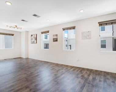 5406 Beach Bluff Lane - Photo Thumbnail 6