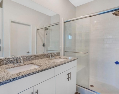 5406 Beach Bluff Lane - Photo Thumbnail 17