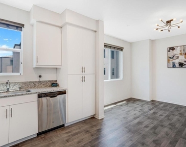 5406 Beach Bluff Lane - Photo Thumbnail 14