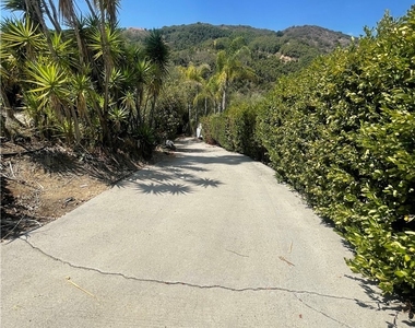 1361 De Luz Road - Photo Thumbnail 13