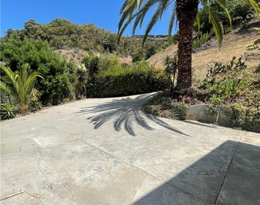 1361 De Luz Road - Photo Thumbnail 11