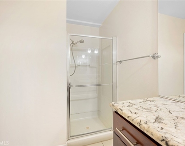 121 Sinclair Avenue - Photo Thumbnail 13