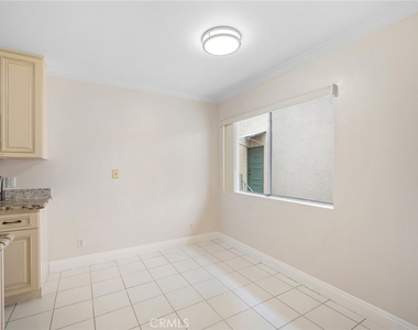 121 Sinclair Avenue - Photo Thumbnail 8