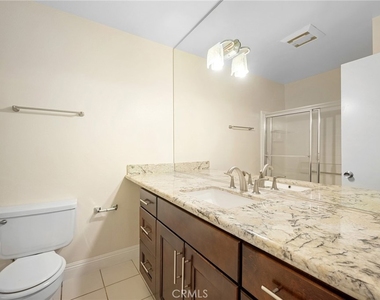 121 Sinclair Avenue - Photo Thumbnail 16