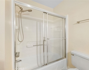 121 Sinclair Avenue - Photo Thumbnail 17